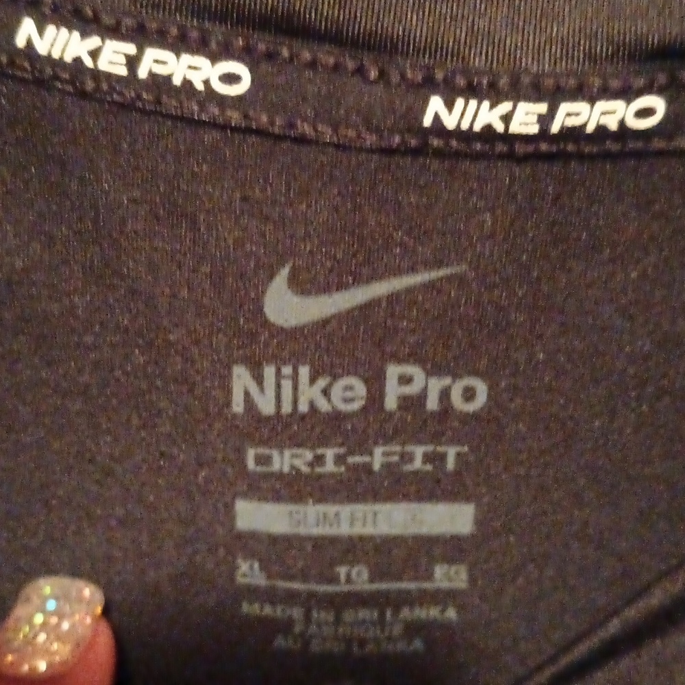 Nike shirts - Picture 5 of 7